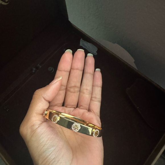 Tory Burch Elegant Gold and diamond Bangle - Picture 5 of 11